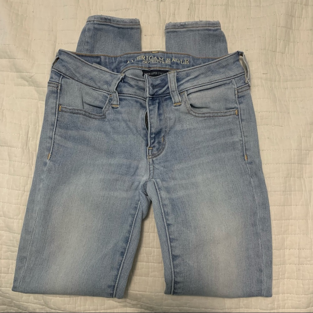 American Eagle light wash jeggings